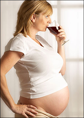 pregnant woman with alcohol
